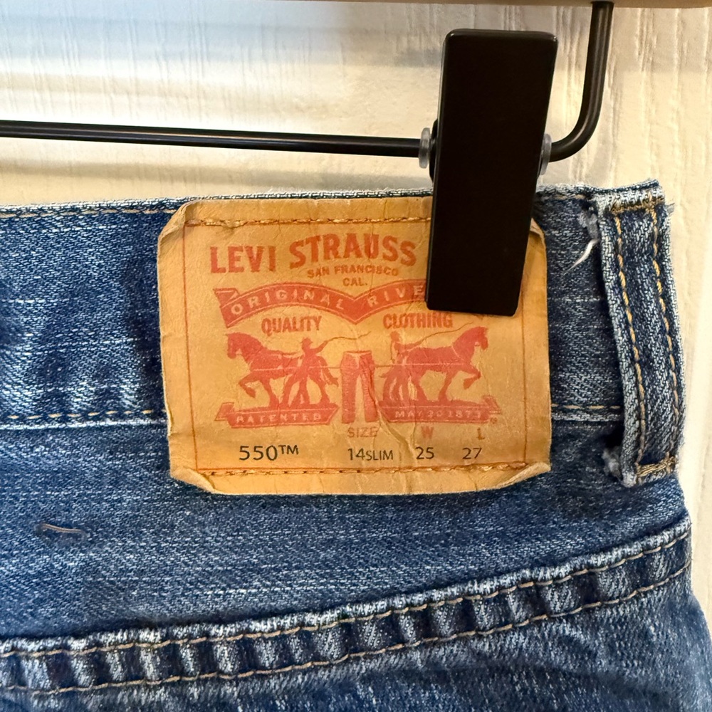 Levi's Boys Relaxed Fit Blue Jeans - Picture 3 of 4